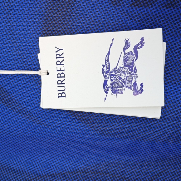 $820 Burberry Floral Blue Graphic T-Shirt, run large (Unisex), P2P 21 - Picture 3 of 8